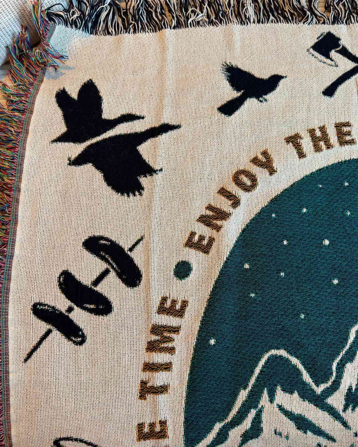 Coperta Intrecciata Personalizzata con “Avventura in Campeggio”