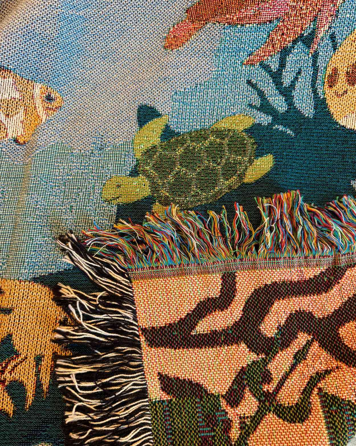 Coperta Intessuta con “Magia degli Abissi”